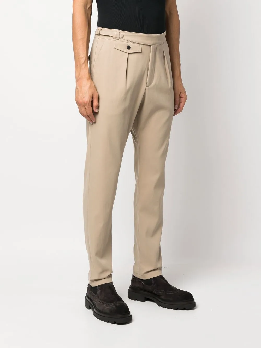 Eleventy mid-rise tapered-leg Trousers 