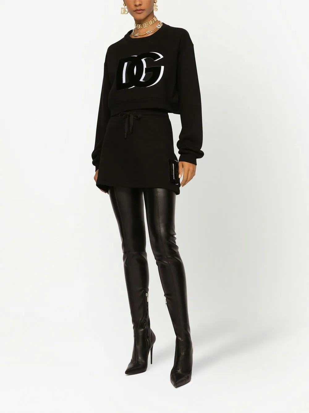 Shop Dolce & Gabbana Dg-logo Cropped Sweatshirt In Black