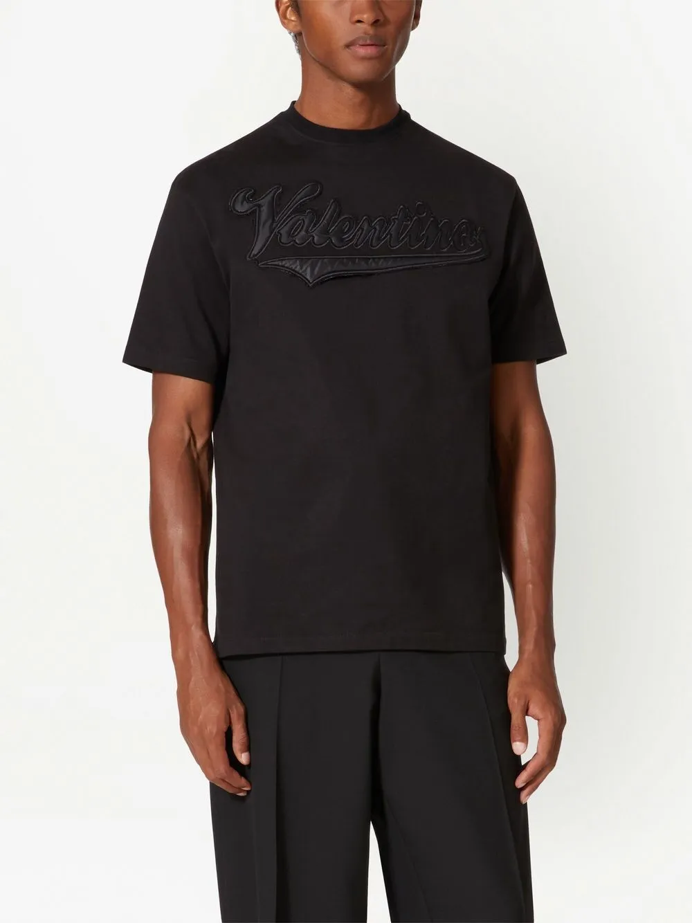 Valentino Garavani logo-patch short-sleeved T-shirt - Farfetch