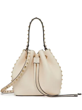ショルダーバッグ・ポシェット VALENTINO GARAVANI ROCKSTUD DRAWSTRING BUCKET BAG Valentino Garavani Leather Rockstud Bucket Bag | Harrods AE