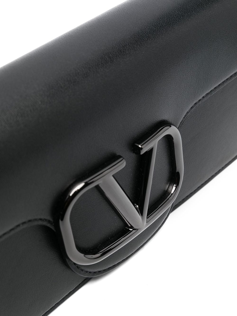 Shop Valentino Vlogo Leather Shoulder Bag In Schwarz