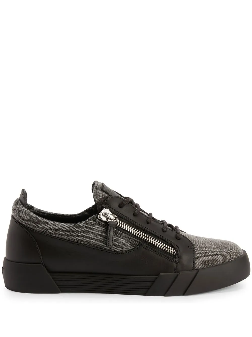 

Giuseppe Zanotti tenis bajos con paneles - Negro