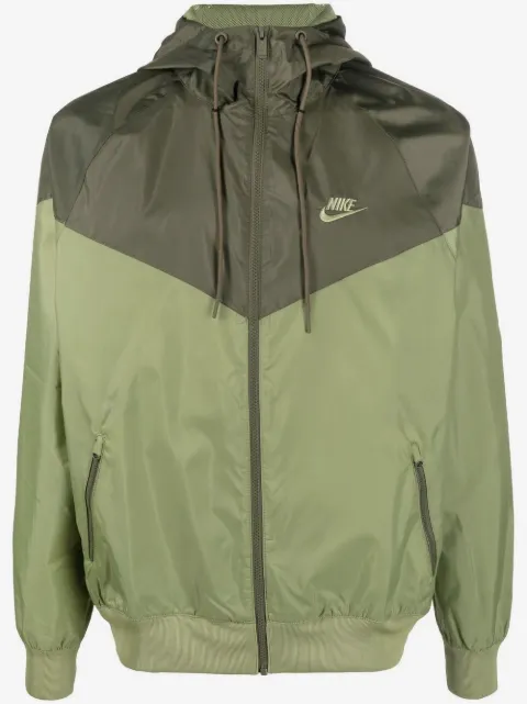Nike jacka med broderad logotyp