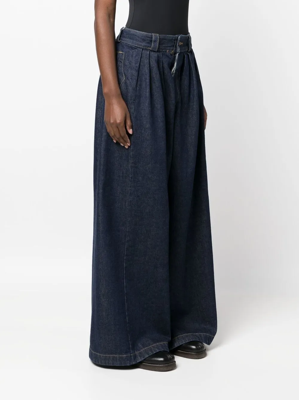 pleated wide-leg trousers