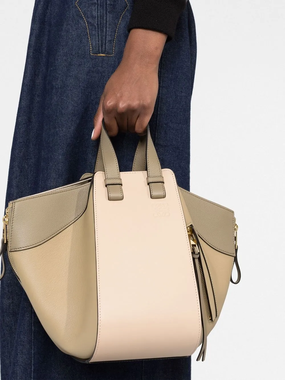 LOEWE Hammock kleine schoudertas Beige