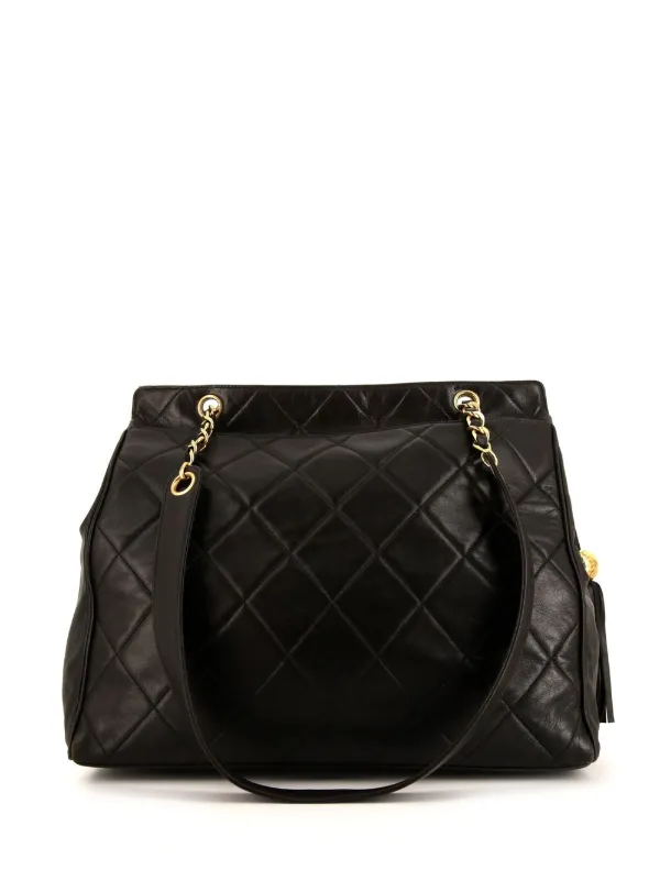 Chanel Pre-owned 1996 Quilted Leather Bag in Black