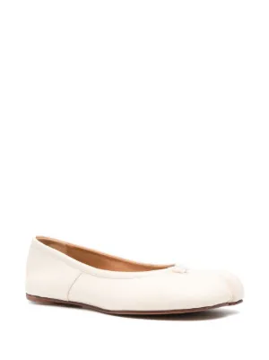 Maison Margiela Ballet Shoes | Tabi Ballet Flats | FARFETCH