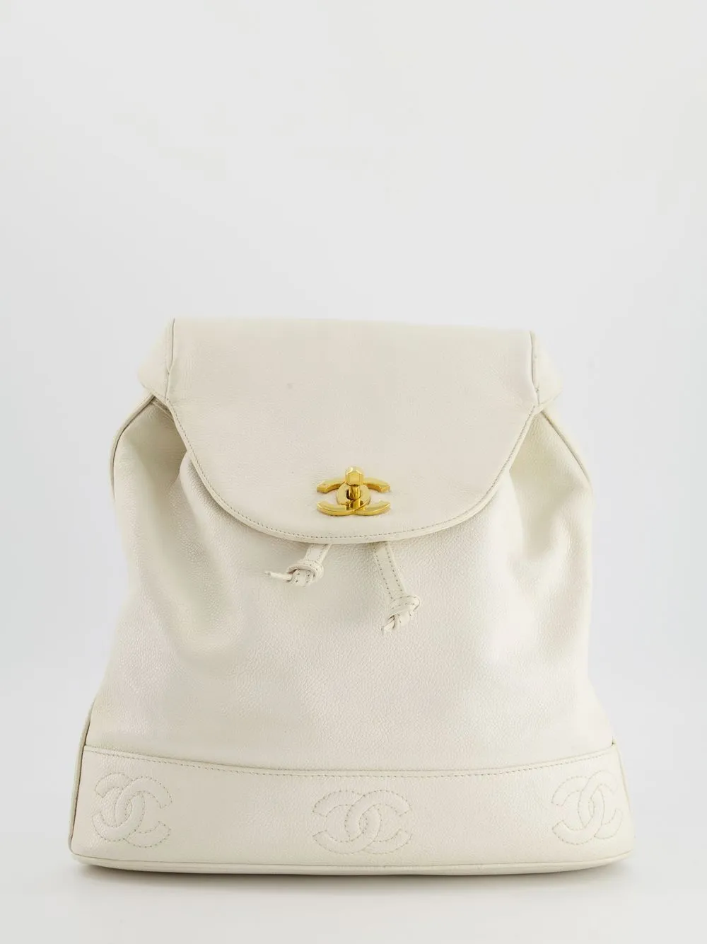 

Chanel Pre-Owned 1996 flap drawstring leather backpack - White