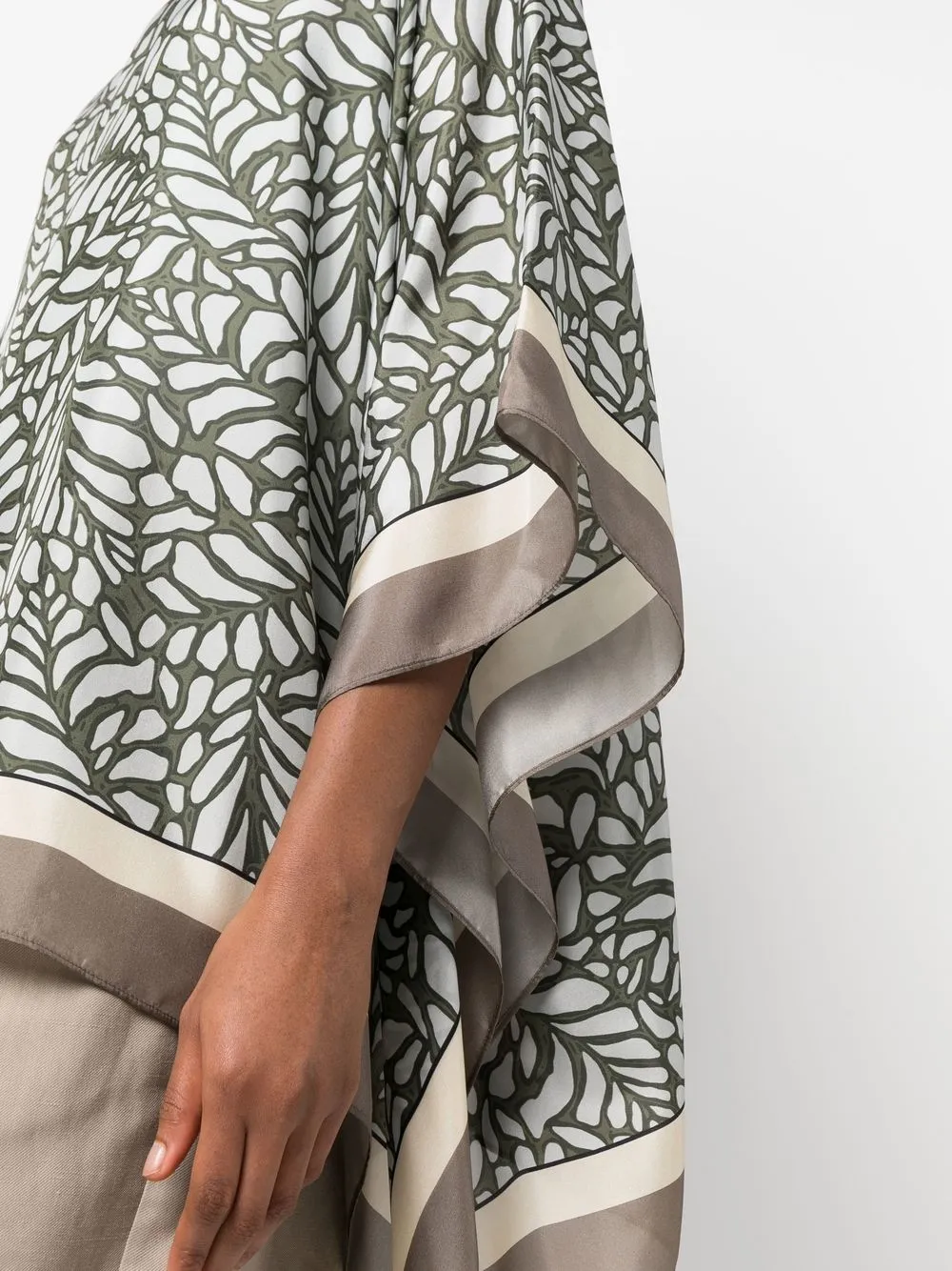 Brunello Cucinelli Bluse Mit Grafischem Print In Green