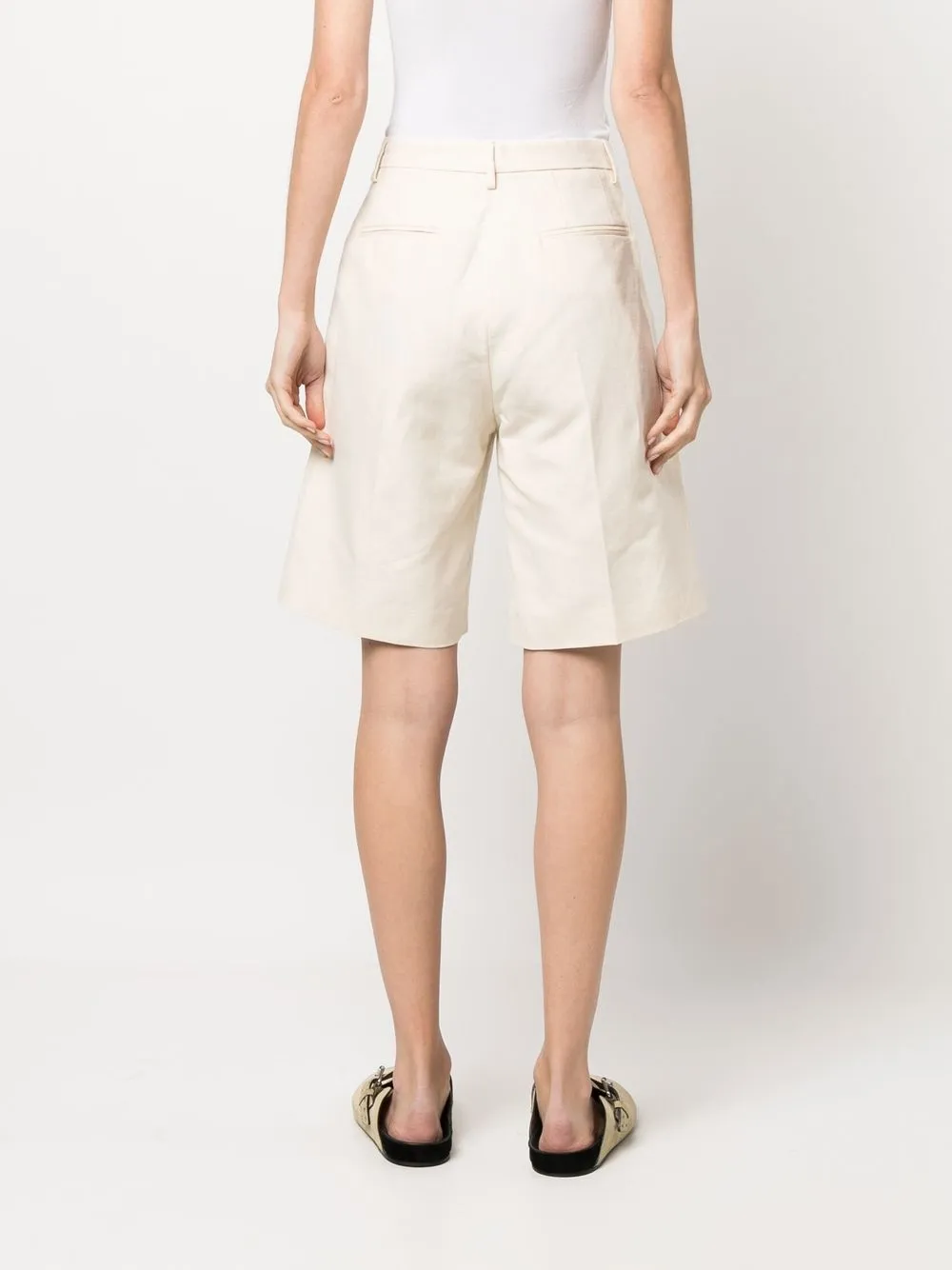 Fay Pleated Straight-leg Shorts In Nude