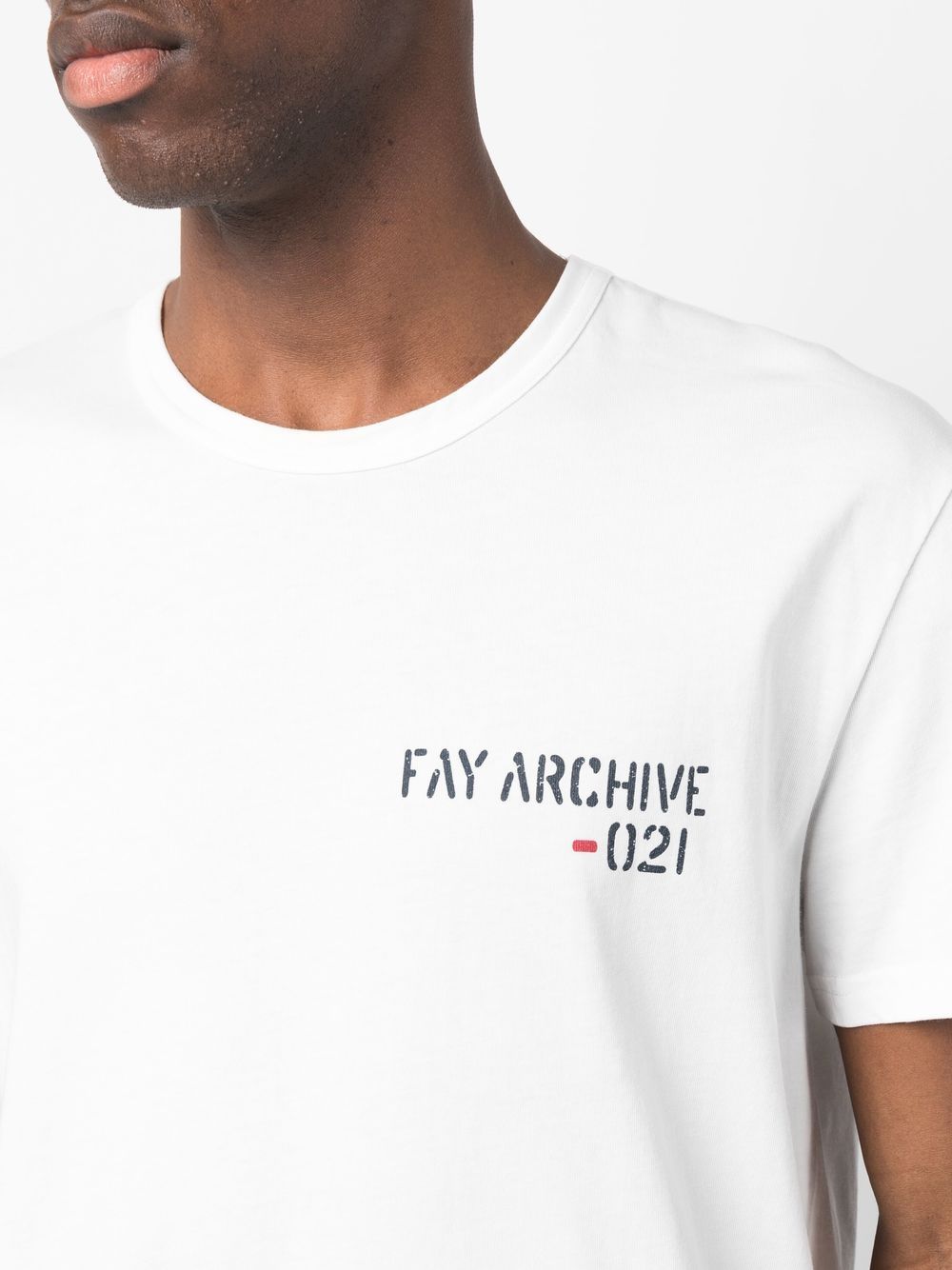 Shop Fay Logo-print T-shirt In Weiss