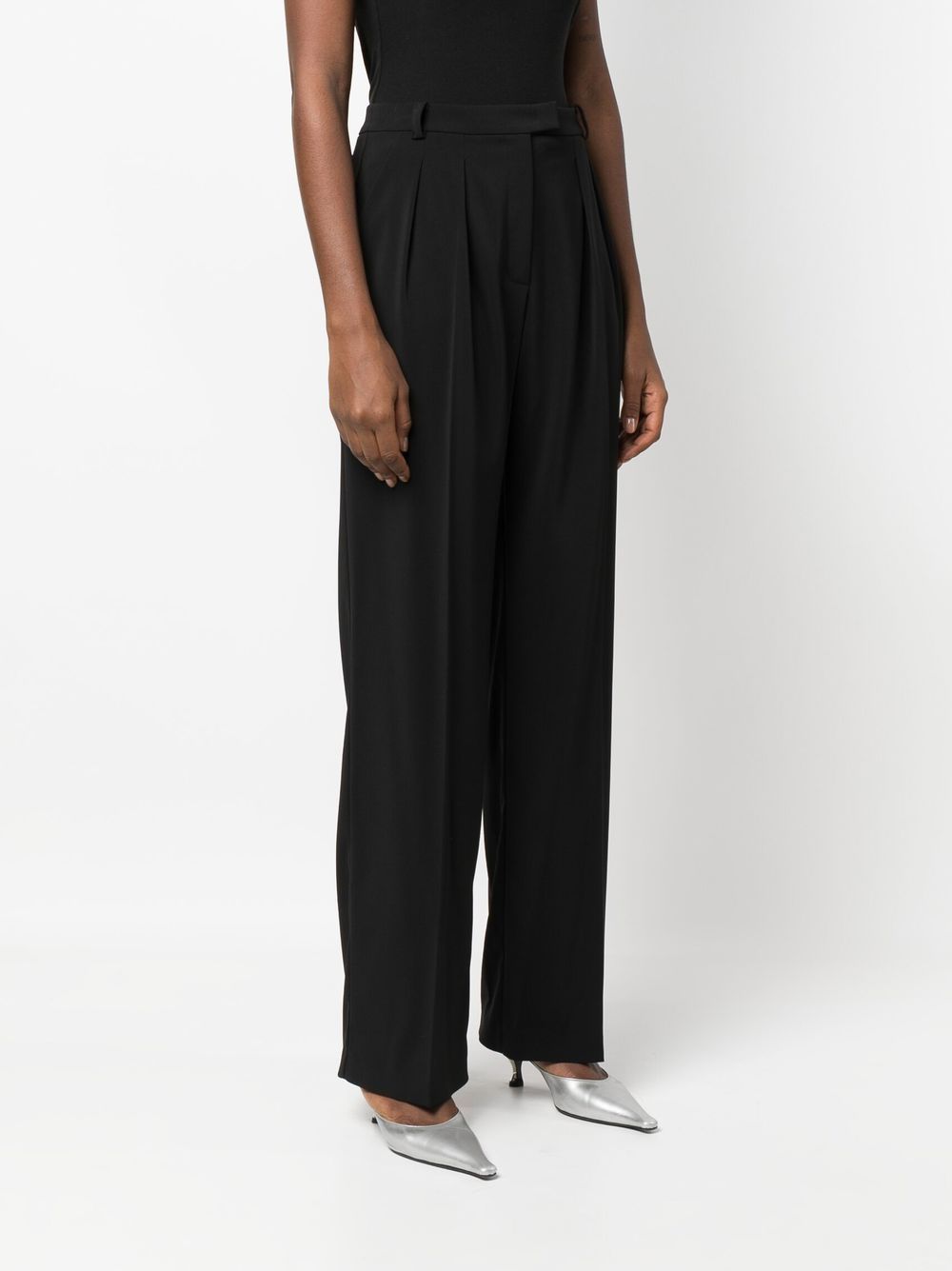 Shop Patrizia Pepe Crepe Dart-detail Trousers In Schwarz