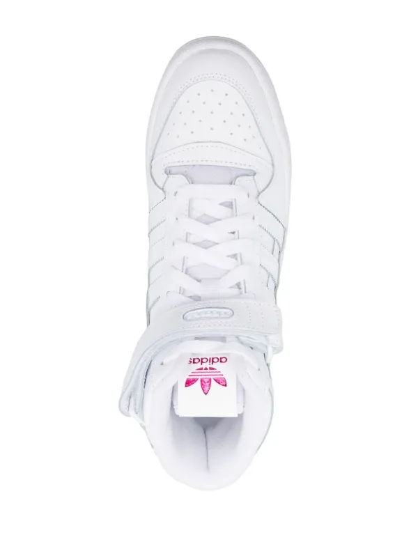 Mid adidas store