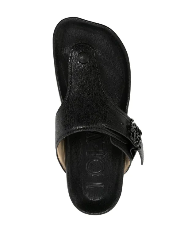 LOEWE logo-plaque Leather Flip Flops | Black | FARFETCH