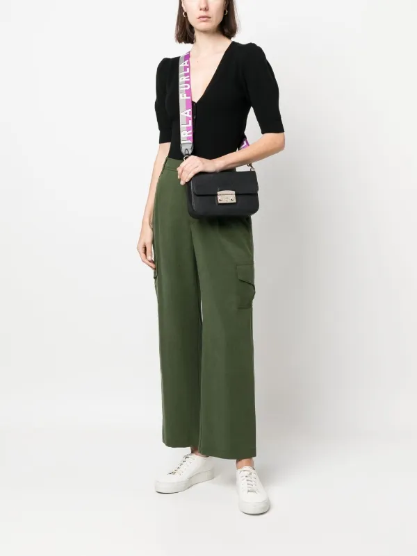 FURLA ストライプショルダーバッグ Furla ロゴストラップ ショルダーバッグ | ブラック | FARFETCH JP