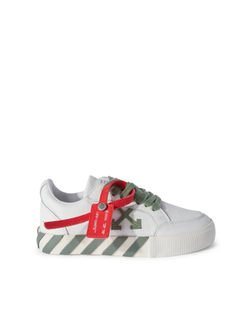 Vulkanisierte Sneaker mit Schnürung