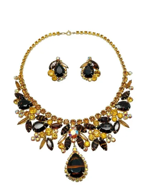 Jennifer Gibson Jewellery طقم مجوهرات 'جوليانا زيبرا غلاس كريستال ديمي' من الخمسينيات