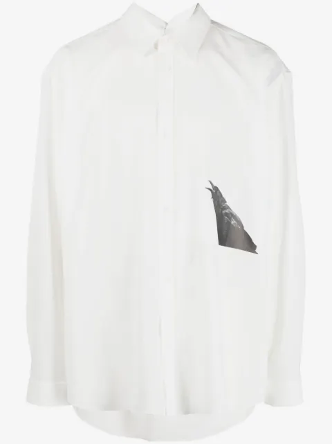 Yuiki Shimoji sobrecamisa con corona estampada