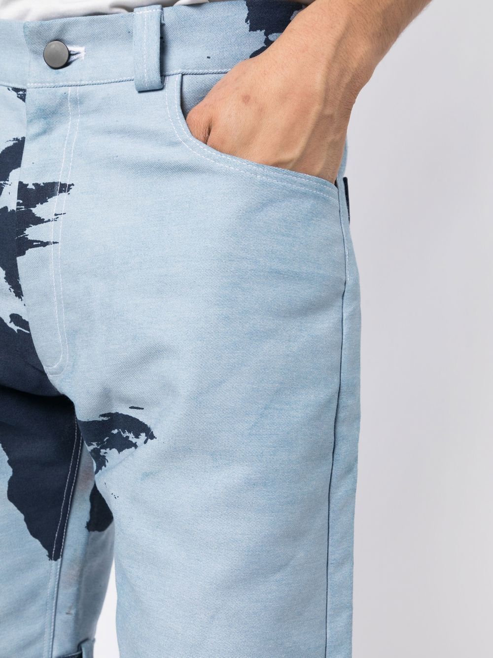 Shop Stain Shade Abstract-print Bermuda Shorts In 蓝色