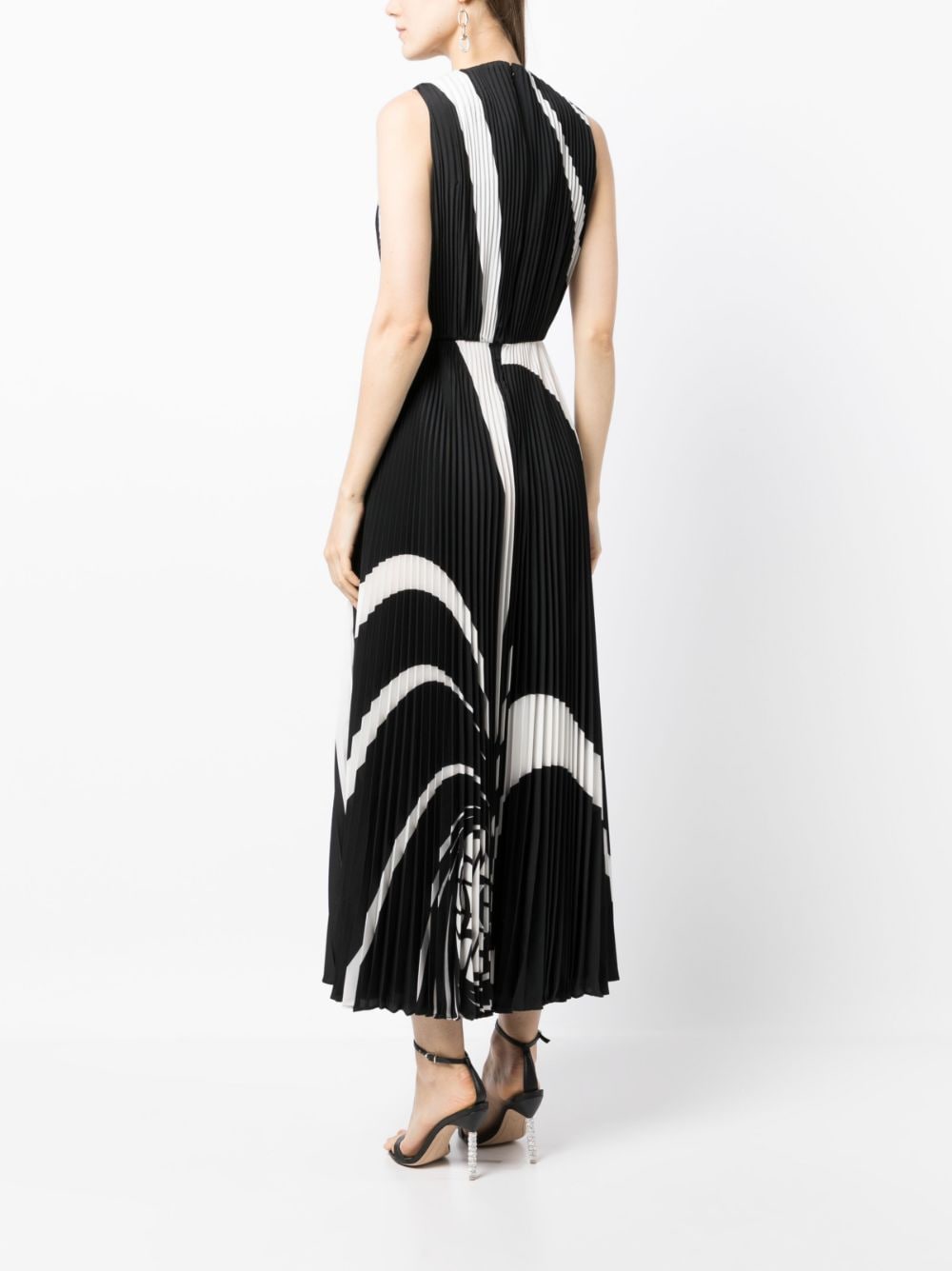 Shop Elie Saab Graphic-print Pleated Long Dress In Schwarz
