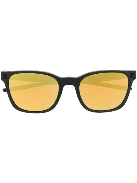 Oakley wayfarer-frame tinted sunglasses 