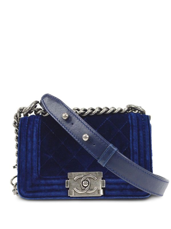 Chanel Pre-owned 2013 Boy Chanel Velvet Shoulder Bag - Blue