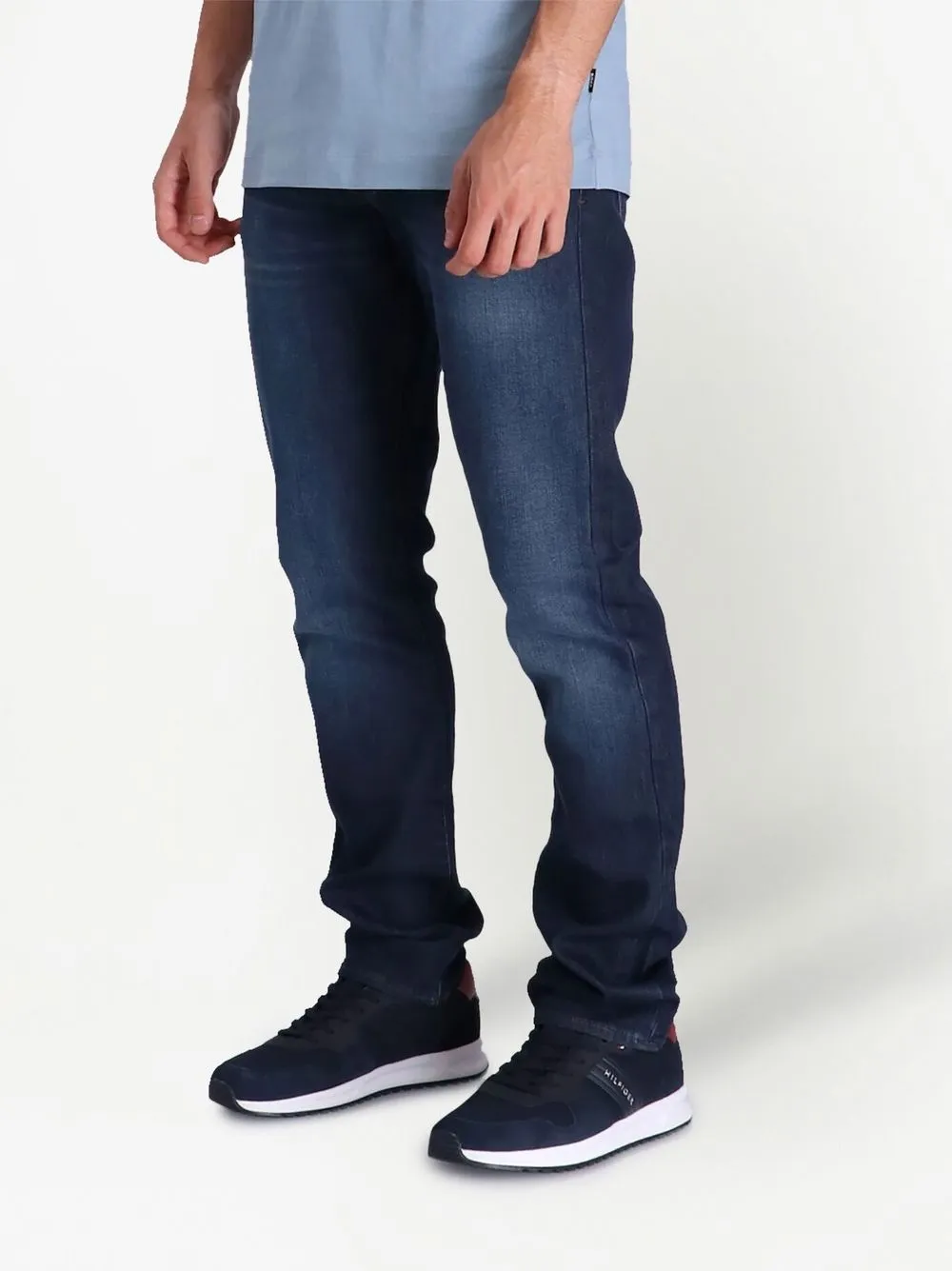 ARMANI EXCHANGE 修身褪色效果牛仔裤