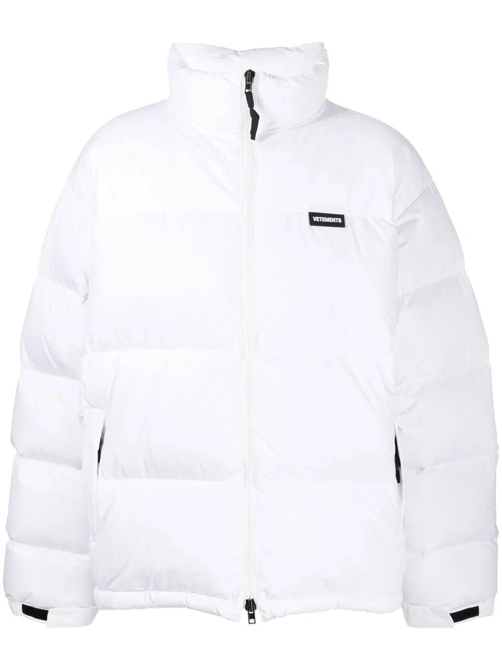 

VETEMENTS logo-patch puffer jacket - White