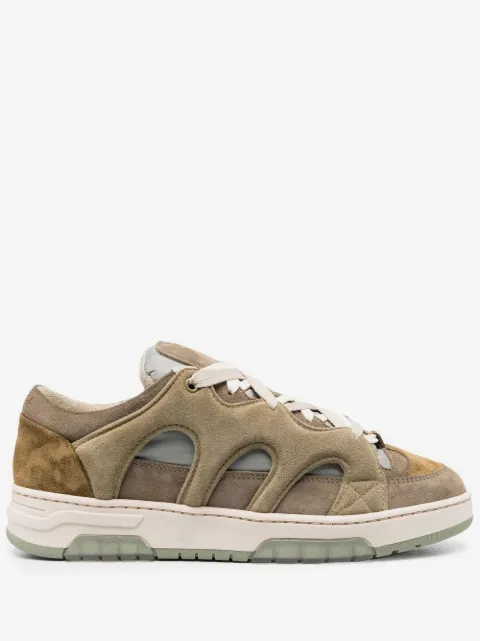 Paura tenis con agujetas y diseño a paneles