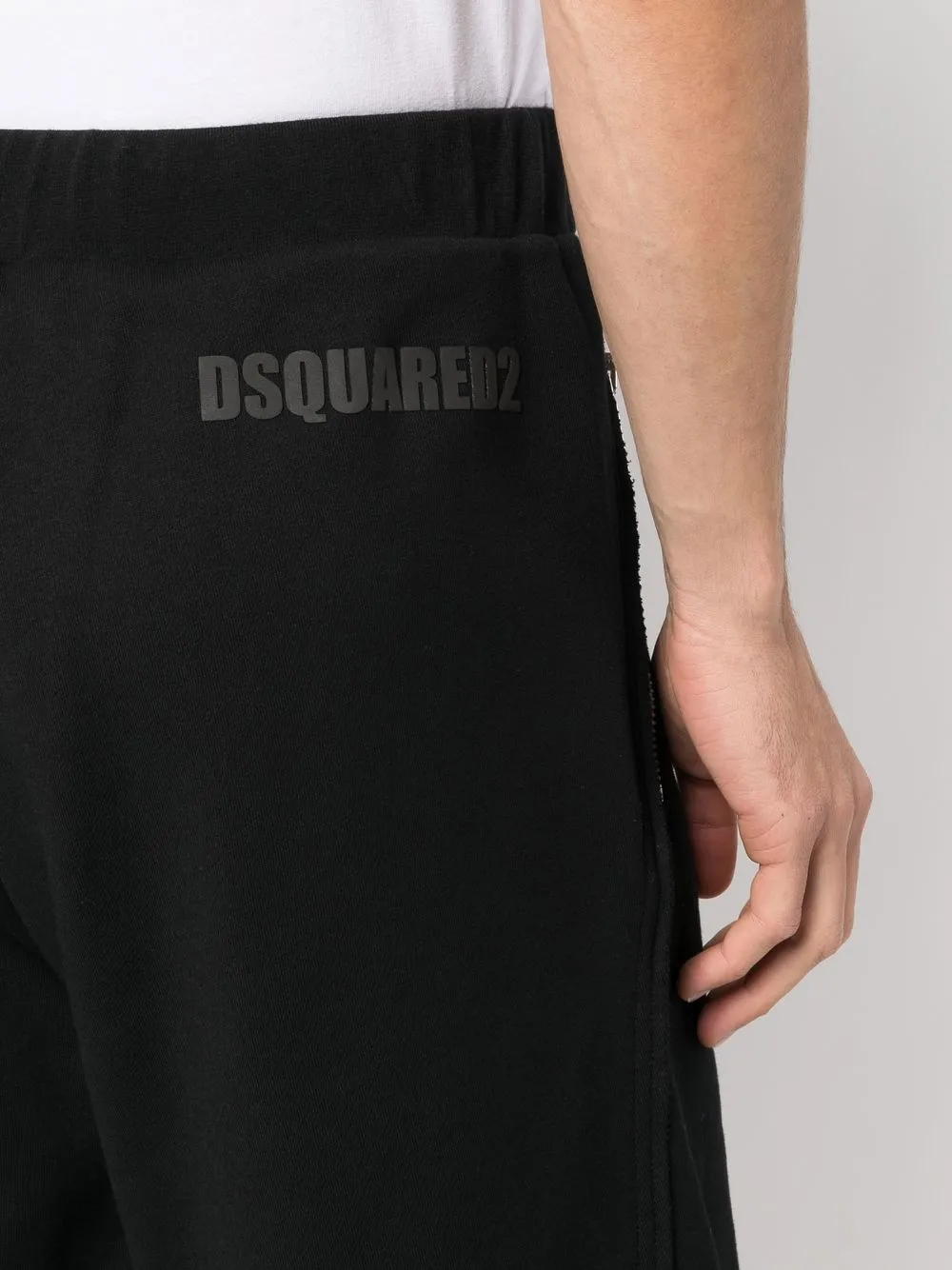 Shop Dsquared2 Logo-print Bermuda Track Shorts In 黑色