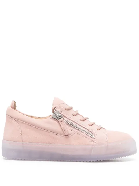 Giuseppe Zanotti tenis bajos con detalle de cierre