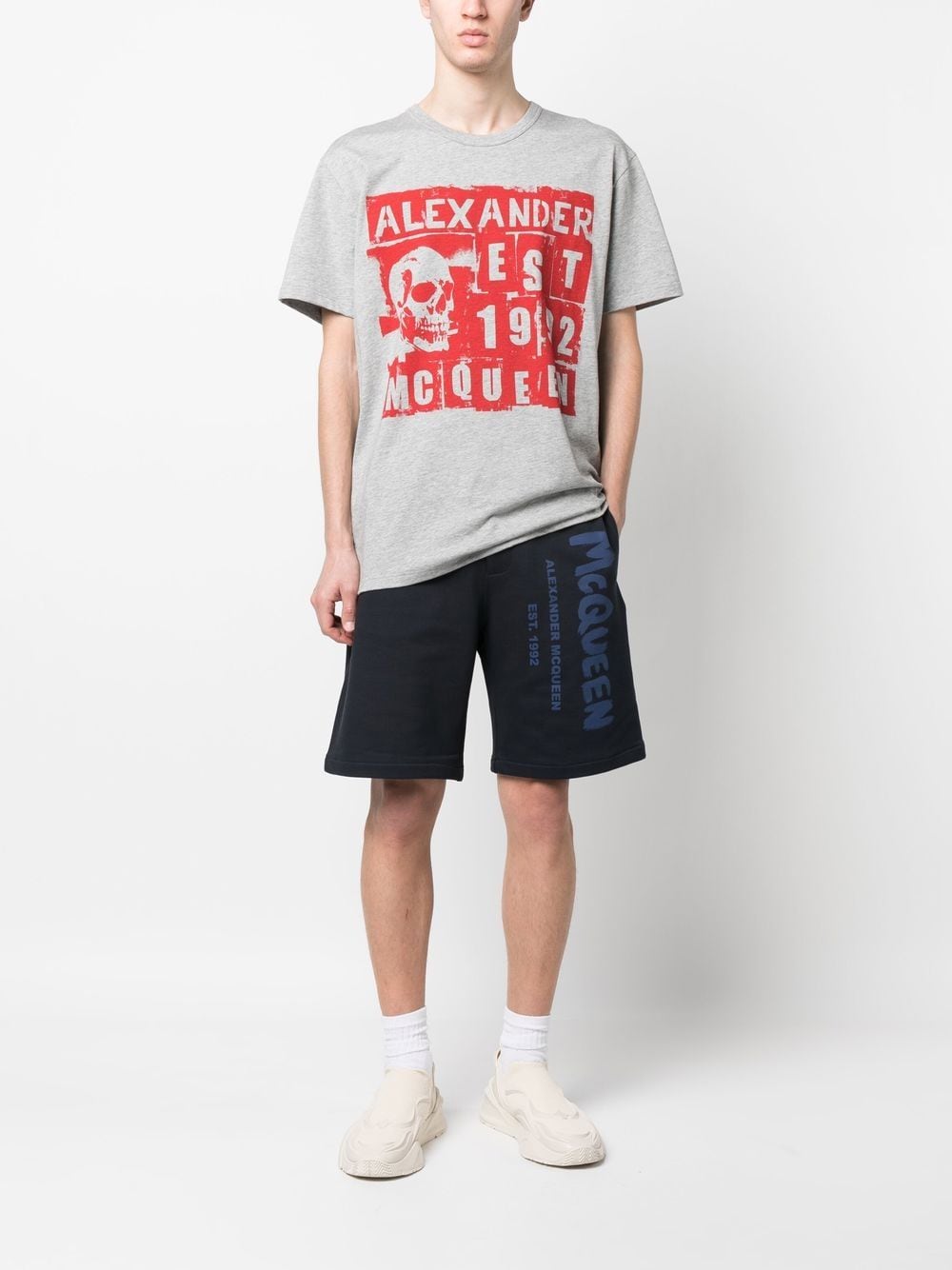 Shop Alexander Mcqueen Skull-print T-shirt In Grau