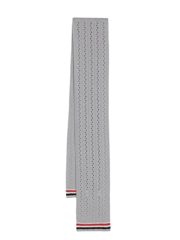 THOM BROWNE . グレー マフラー ケーブルニット Thom Browne ケーブルニット スカーフ | グレー | FARFETCH JP