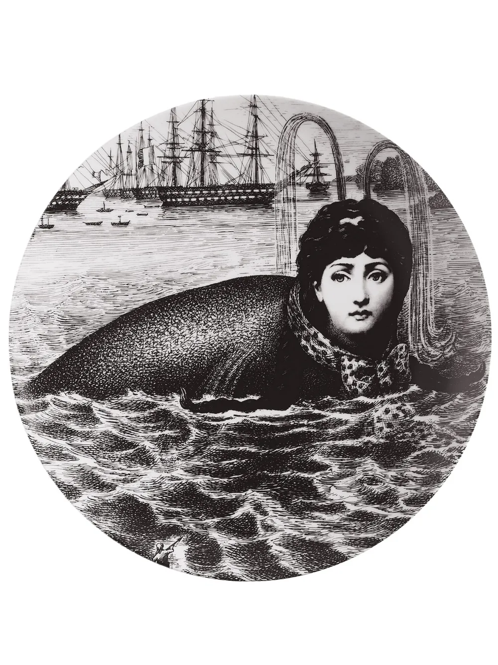 Fornasetti Tema e Variazioni N.195 Wandteller | Weiß | Image 1