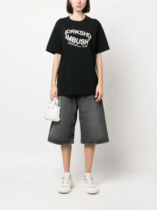 【関税込み】Ambush ブラック Revolve Tシャツ AMBUSH Revolve logo-print T-shirt | Black | FARFETCH BH