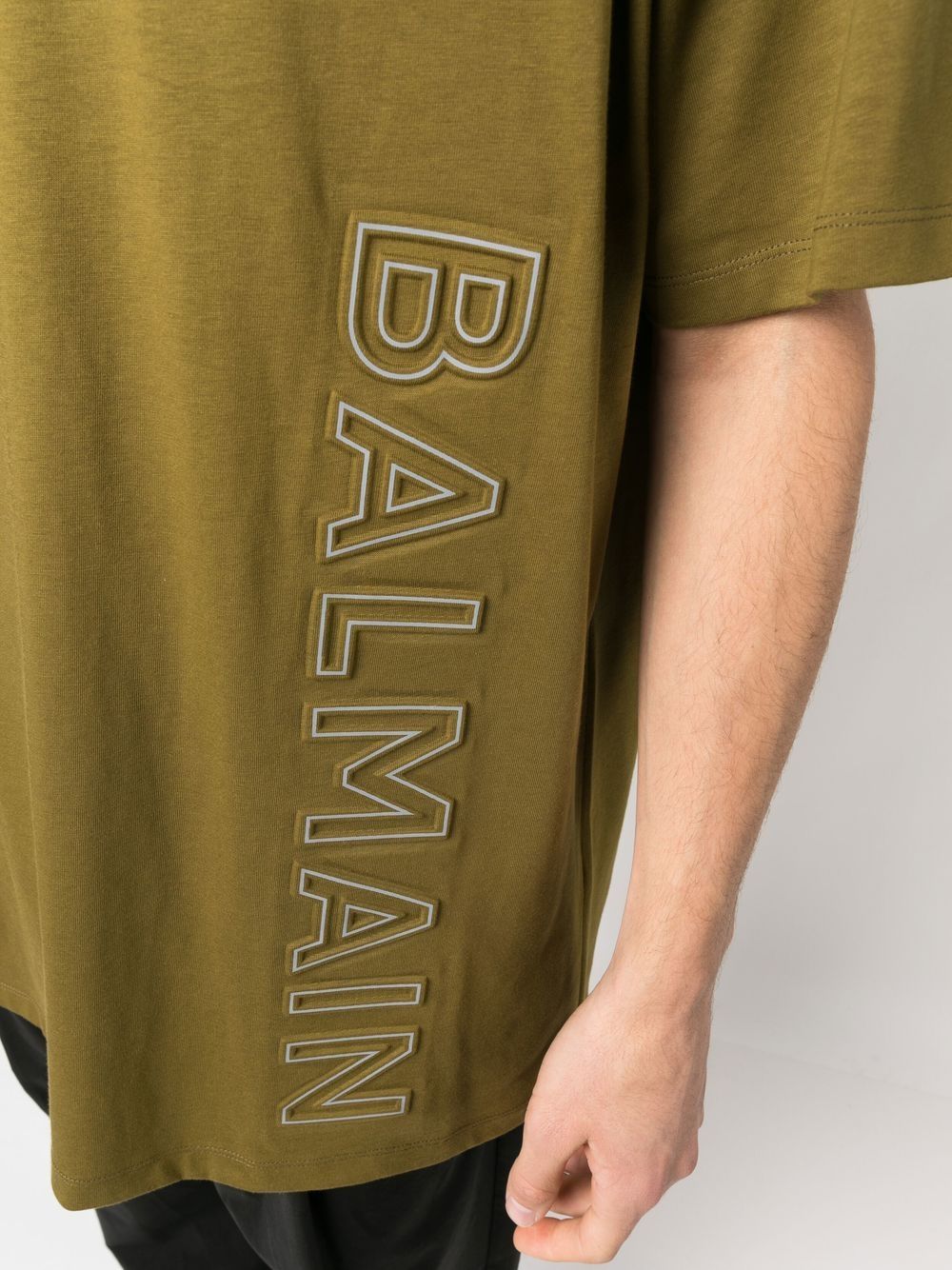 Shop Balmain Logo-detail T-shirt In Green