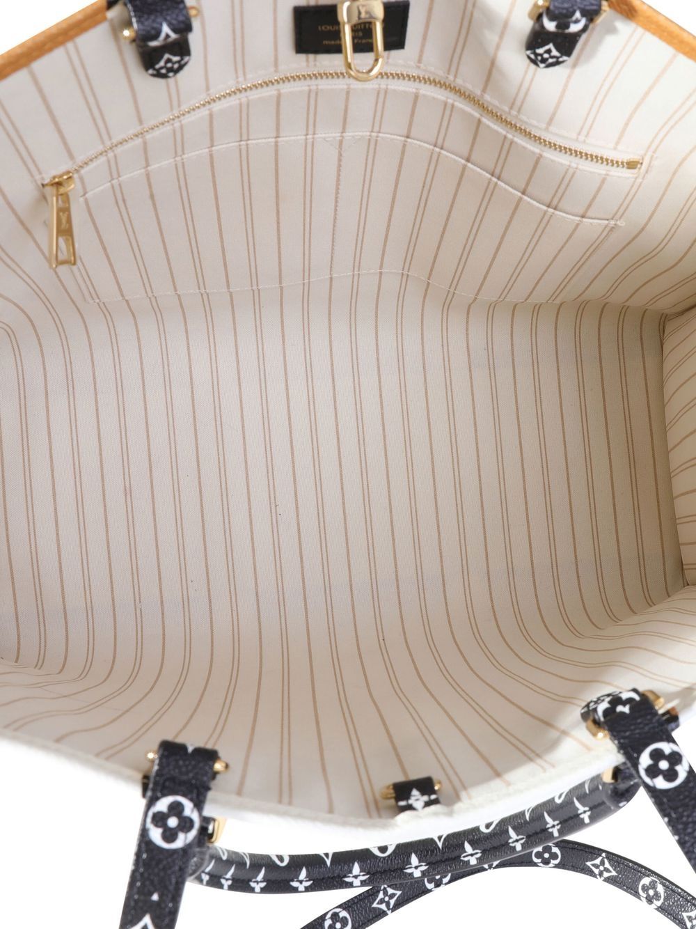 Louis Vuitton presents it's new bag, the Monogram Giant Jungle