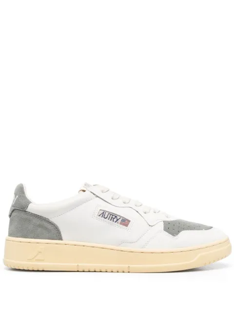 Autry - logo-patch low top sneakers