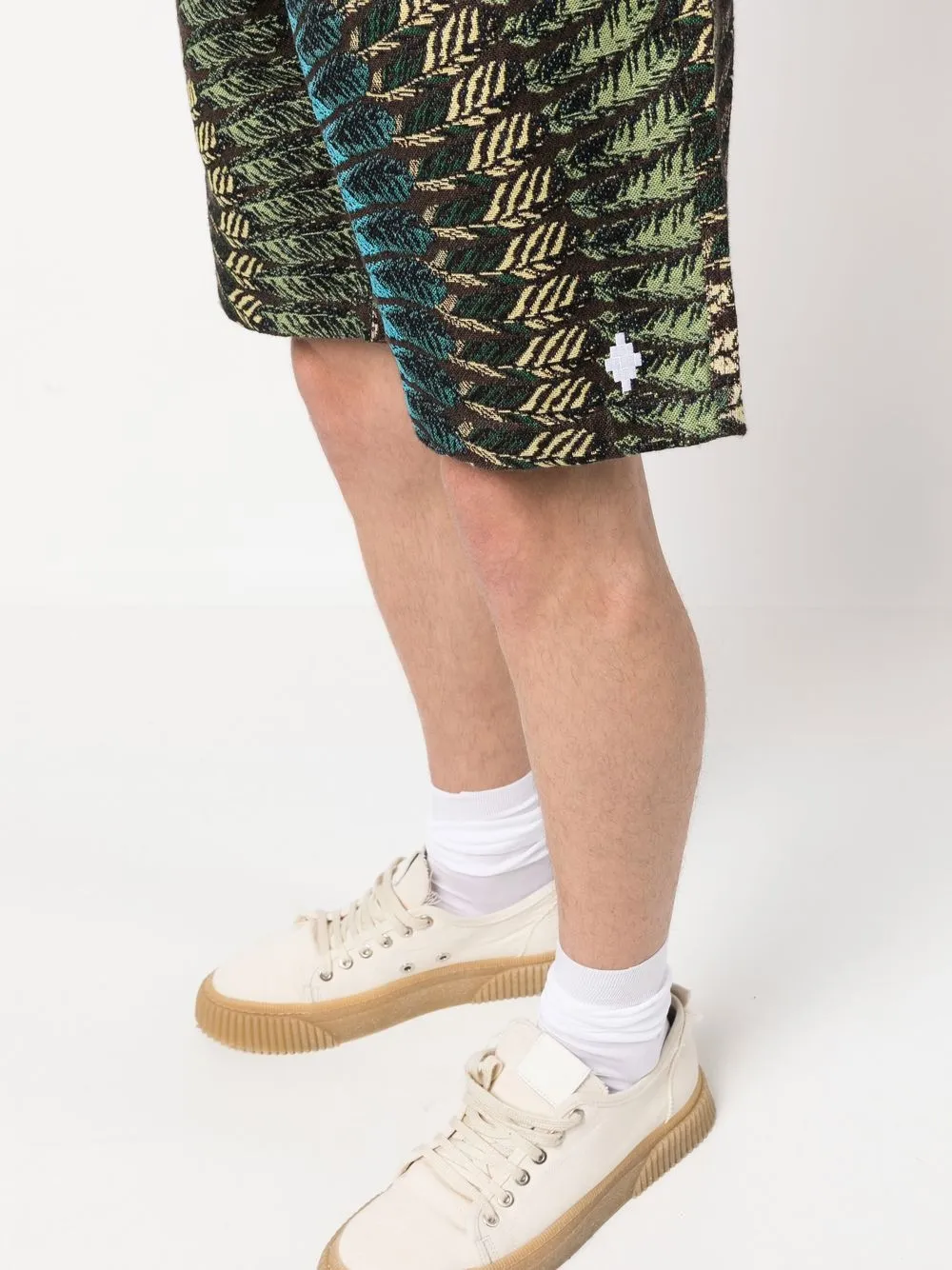 Marcelo Burlon County Of Milan Feather-print Straight-leg Shorts In Braun
