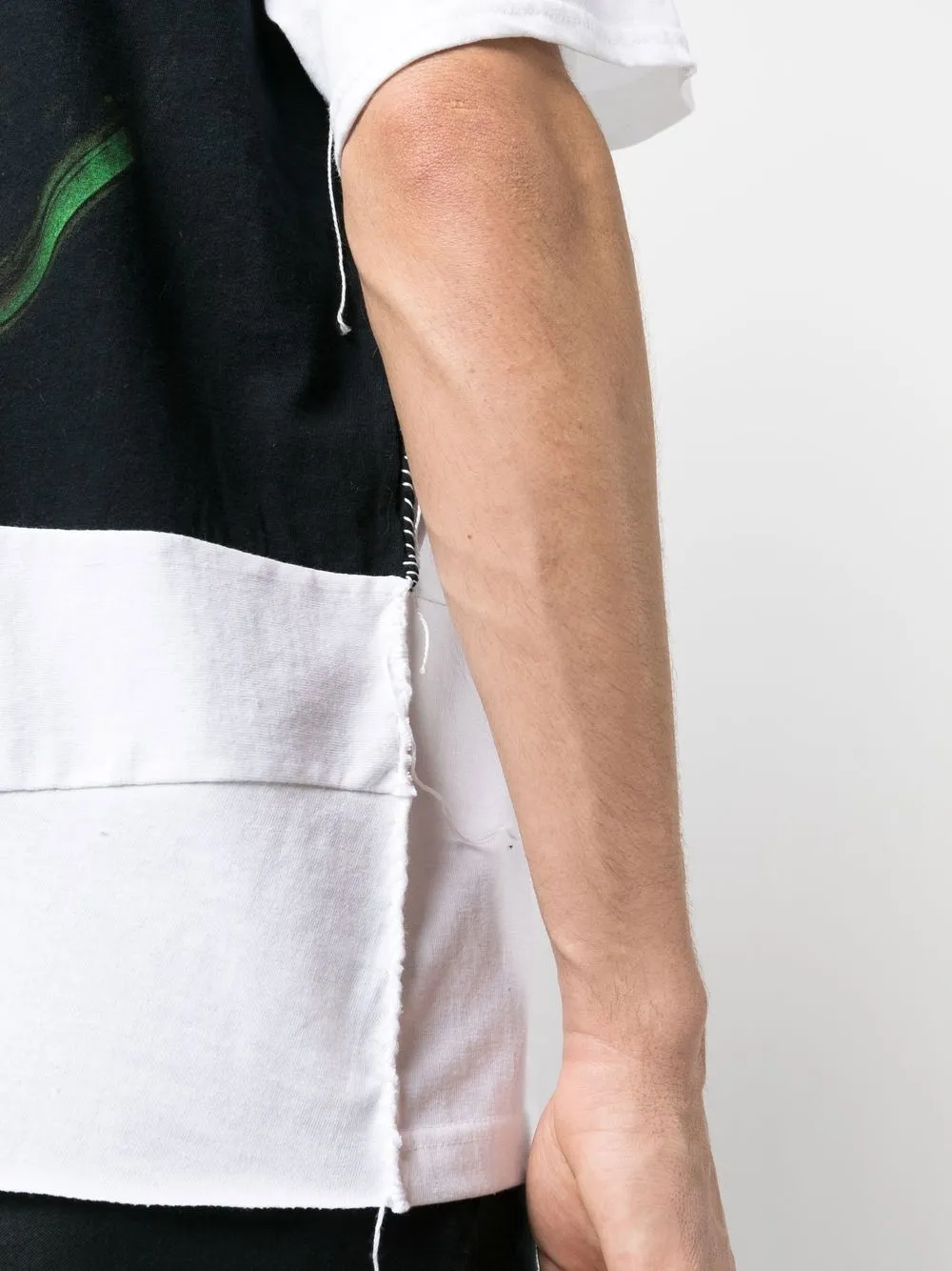Children Of The Discordance T-shirt con design patchwork | Image 5