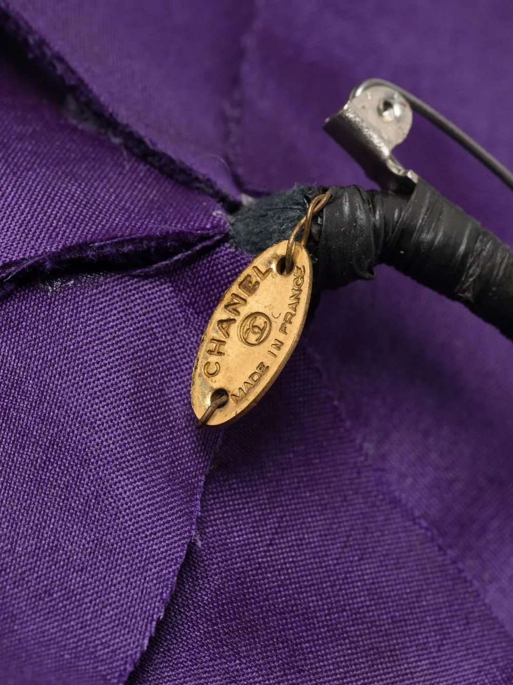 Pre-owned Chanel 1980s Velvet Camellia Brooch In Purple
