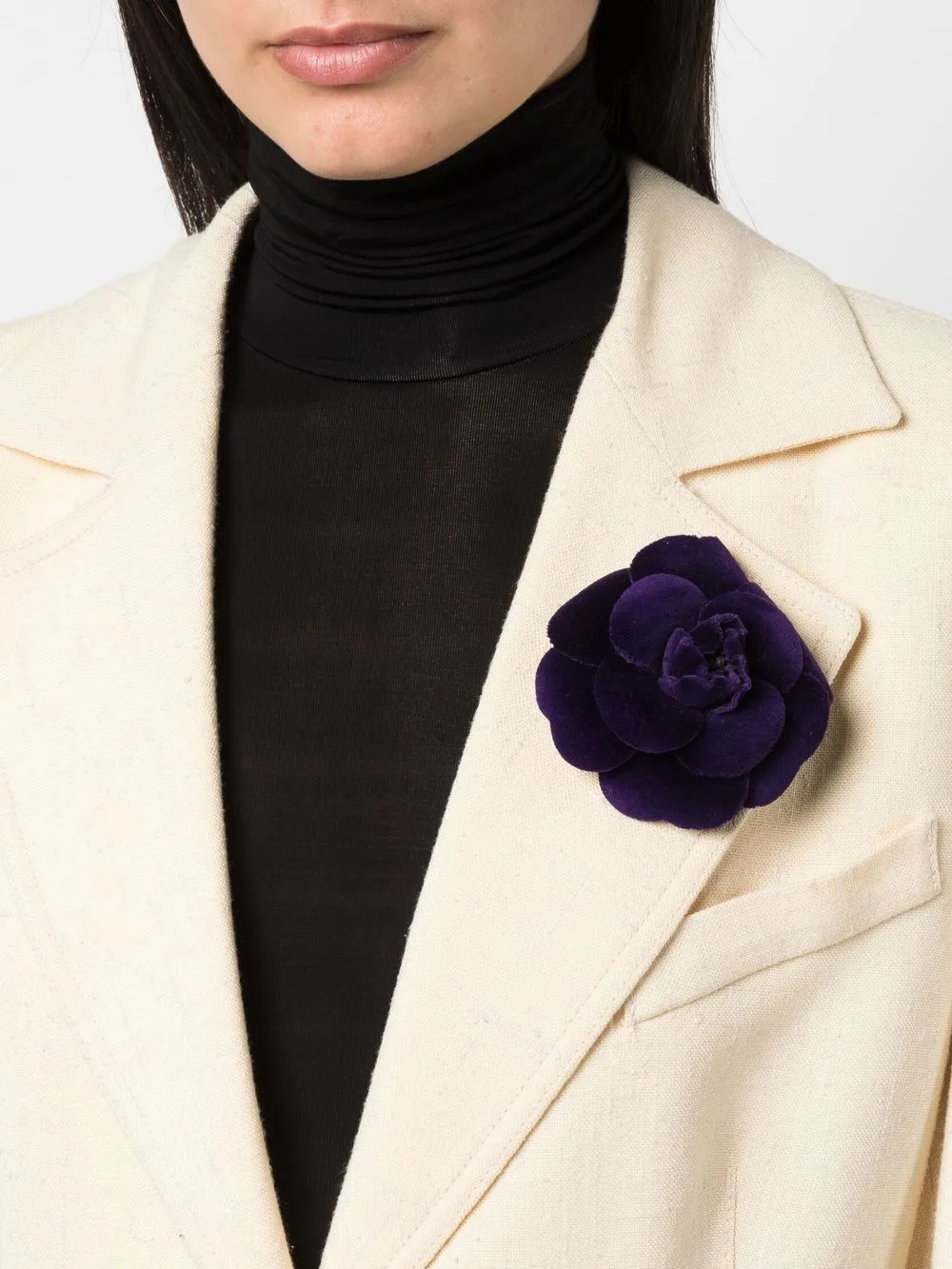 Pre-owned Chanel 1980s Velvet Camellia Brooch In Purple