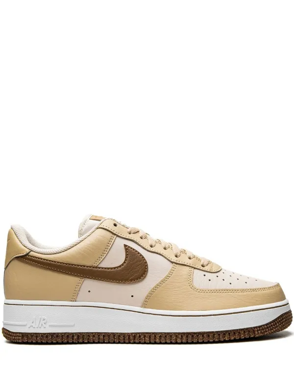 Nike Baskets Air Force 1 07 LV8 Tons Neutres FARFETCH FR