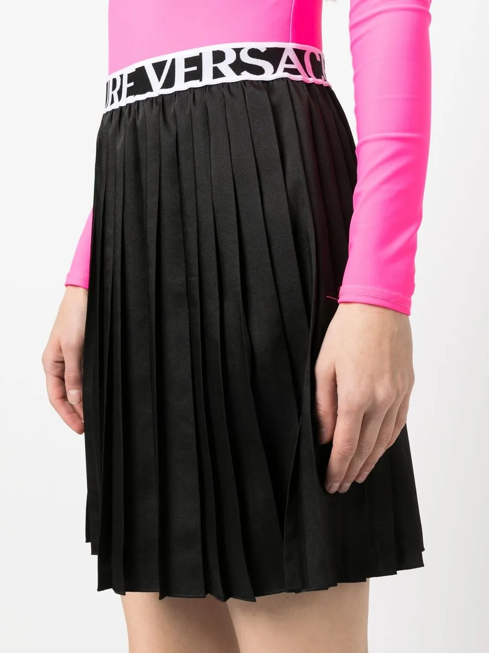 Shop Versace Jeans Couture Logo-waistband Pleated Skirt In Schwarz