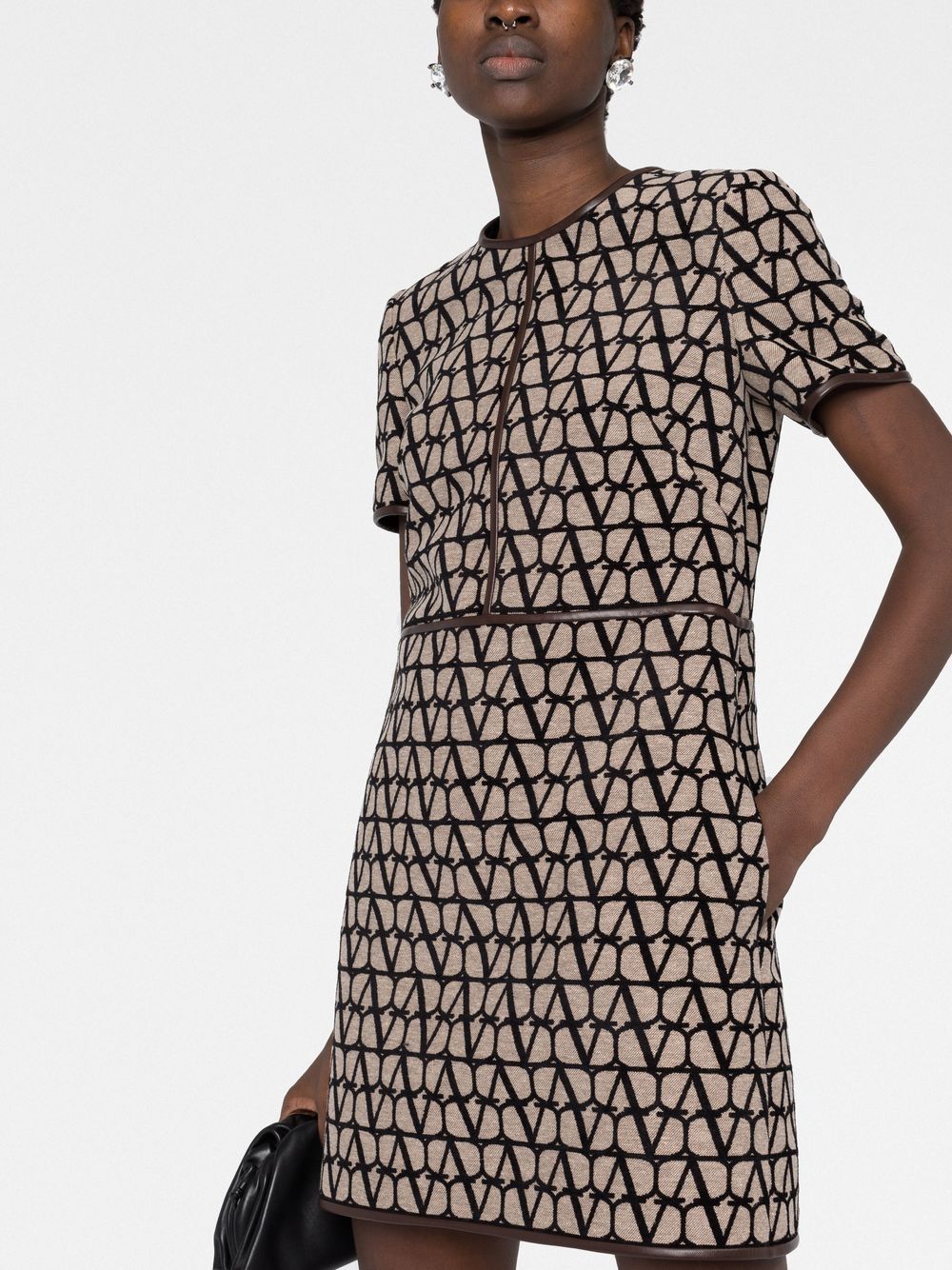 Shop Valentino Toile Iconographe Short-sleeve Dress In Brown