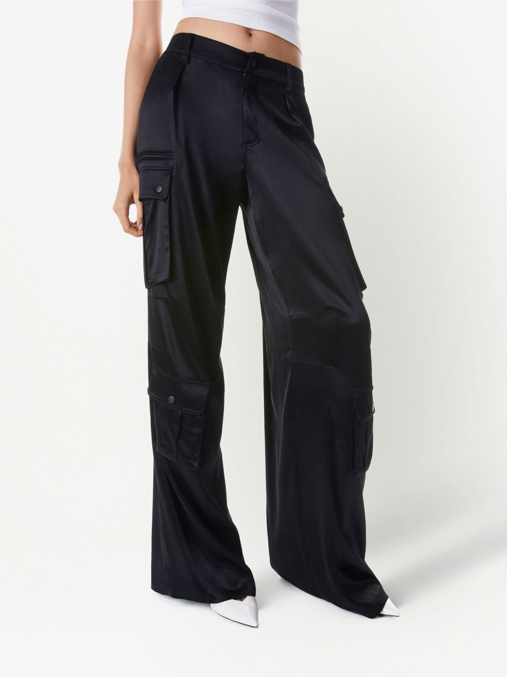 Shop Alice And Olivia Joette Low-rise Cargo Trousers In Black
