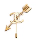 CHANEL Pre-Owned 1993 CC Bow and Arrow brooch - Gold