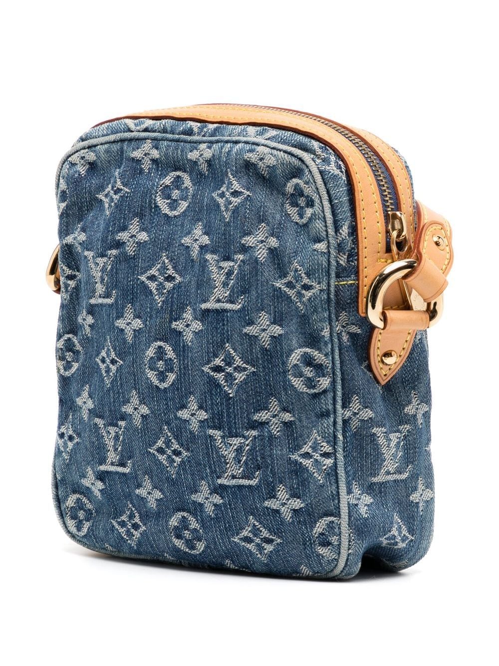 Use a Louis Vuitton Denim handbag as a cross-body ! 