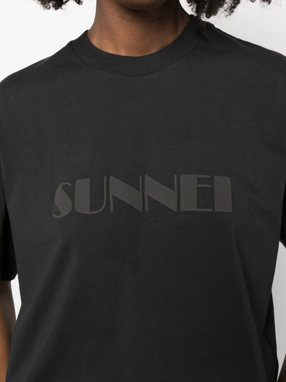 Shop Sunnei Logo-print Cotton T-shirt In Schwarz