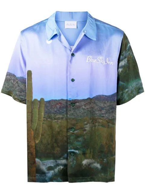 BLUE SKY INN camisa manga corta con estampado de paisaje 